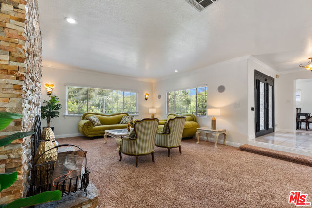 5183 Obama Boulevard, Los Angeles CA: https://media.crmls.org/mediaz/fcc55f24-18e8-4e34-85a0-fe43f5d96cfe.jpg
