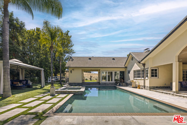 25163 Jim Bridger Road, Hidden Hills CA: https://media.crmls.org/mediaz/fcc57d4b-0159-41c1-ac9e-3786c5ceb0ca.jpg