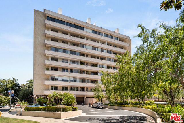 1333 S Beverly Glen Boulevard, Los Angeles CA: https://media.crmls.org/mediaz/fcc5c525-4159-42de-8600-647d4a09b7cb.jpg