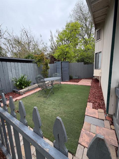 Detail Gallery Image 3 of 11 For 227 Robelini Dr a,  Vista,  CA 92083 - 2 Beds | 1 Baths