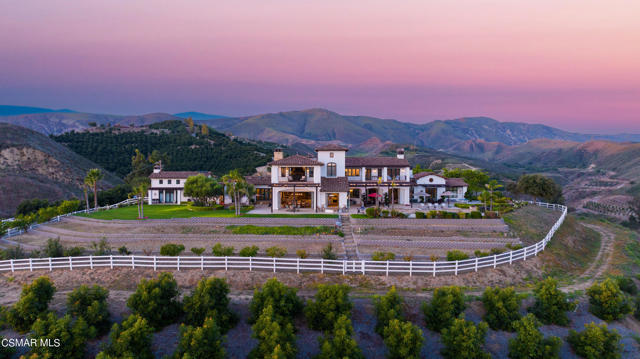 1451 E La Loma Avenue, Somis CA: https://media.crmls.org/mediaz/fcc6ad0f-9f03-488f-93e1-6ecc92326027.jpg