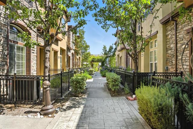 255 Honeylocust Terrace, Sunnyvale CA: https://media.crmls.org/mediaz/fcc6bd16-2a87-4530-b2fc-43552a62c992.jpg