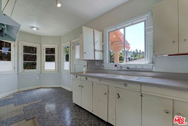 2461 McCready Avenue, Los Angeles CA: https://media.crmls.org/mediaz/fcc7aa8c-ea32-4ffd-a57b-4b4ad8e1ea2e.jpg