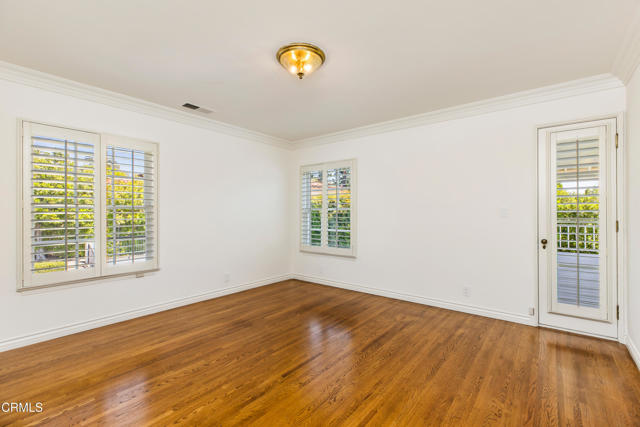 1184 Arden Road, Pasadena CA: https://media.crmls.org/mediaz/fcc7d7f2-2ca2-4a54-94a0-73249b15b656.jpg