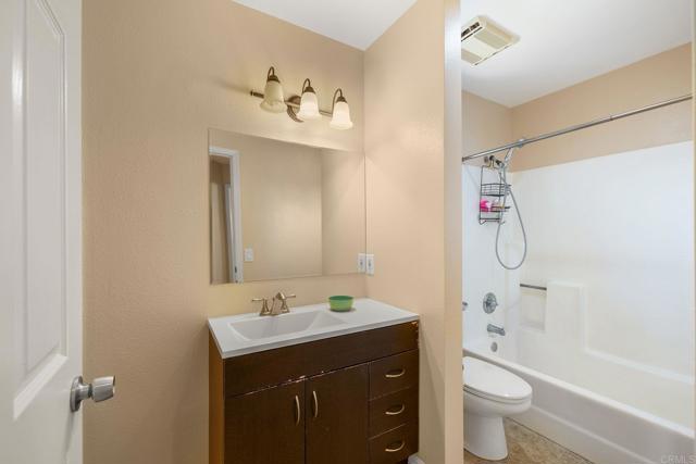 Detail Gallery Image 24 of 38 For 127 Neptune Pl, Escondido,  CA 92026 - 4 Beds | 2/1 Baths