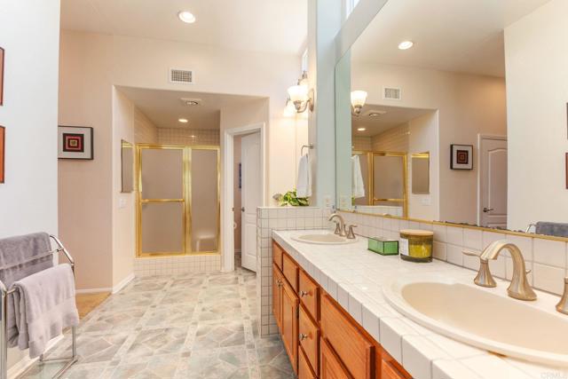 1911 La Subida Way, San Marcos CA: https://media.crmls.org/mediaz/fcc8c520-dbfb-48ad-a96a-11fd03d52caf.jpg