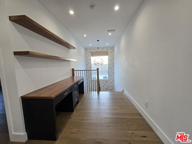 18026 Valley Vista Boulevard, Encino CA: https://media.crmls.org/mediaz/fcc8daea-89d3-400d-a2ed-2cd3d22dd27d.jpg