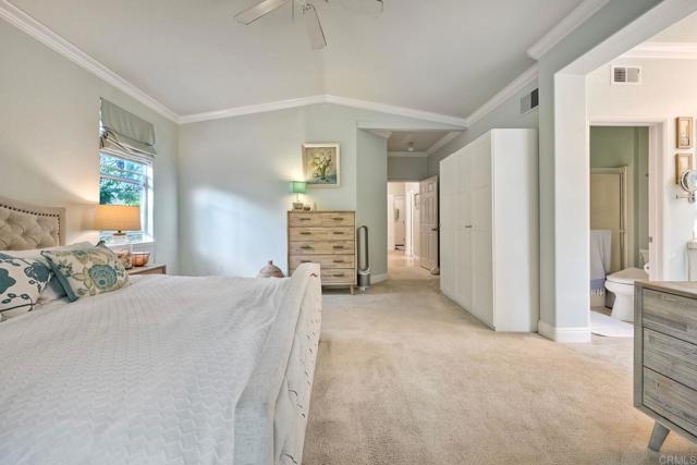 6707 Ketch Way, Carlsbad CA: https://media.crmls.org/mediaz/fcc9031d-ee92-4956-b8bc-fb20638e4aab.jpg