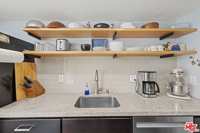 2701 Voorhees Avenue, Redondo Beach, California 90278, 2 Bedrooms Bedrooms, ,2 BathroomsBathrooms,Residential,For Sale,Voorhees,25578941