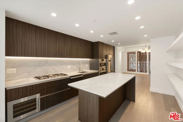 1345 Havenhurst Drive, West Hollywood CA: https://media.crmls.org/mediaz/fcc9c1aa-32c7-4aa5-bc11-8838e6cade85.jpg