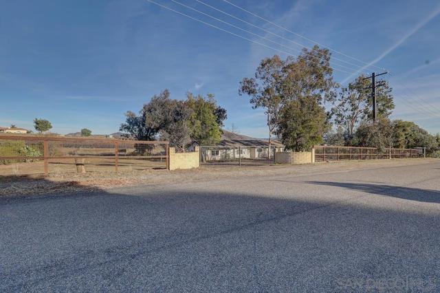 34220 Pourroy Rd, Winchester, California 92596, 3 Bedrooms Bedrooms, ,2 BathroomsBathrooms,Single Family Residence,For Sale,Pourroy Rd,250019507SD