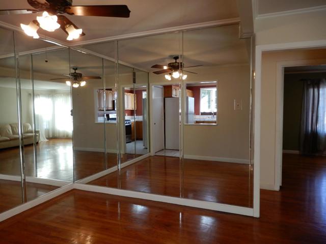 2060 Pulgas Avenue, East Palo Alto CA: https://media.crmls.org/mediaz/fccd34b4-a976-431b-a1e6-4b25d7cce6b2.jpg