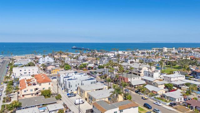 239 Ebony Avenue, Imperial Beach CA: https://media.crmls.org/mediaz/fccda1f8-998c-441e-88a8-2ebe52535257.jpg