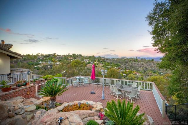 2848 Sunset Hills, Escondido CA: https://media.crmls.org/mediaz/fccdbf5f-9c8c-4eb8-a82a-0232a37ba1bd.jpg