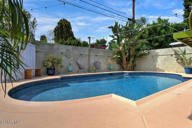 7761 Balcom Avenue, Reseda CA: https://media.crmls.org/mediaz/fcce193b-4738-4630-8908-139e2d3e78cc.jpg