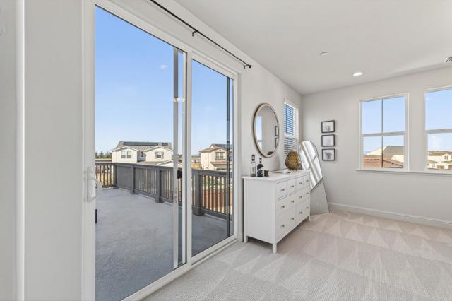 585 Santa Lucia Way, Marina CA: https://media.crmls.org/mediaz/fcce7931-72e2-4731-ad86-d17f2794172b.jpg