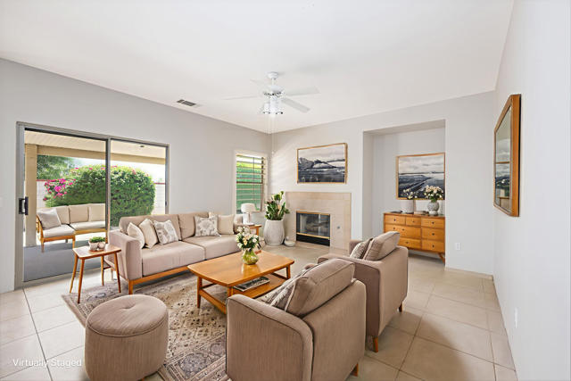 44950 Calle Santa Barbara, La Quinta CA: https://media.crmls.org/mediaz/fccf94a0-ea92-45b5-94d5-24405bb470be.jpg