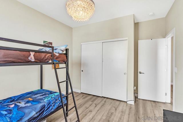 722 Anchor Ct, Chula Vista CA: https://media.crmls.org/mediaz/fccf9679-dee6-4e6e-9f41-dac87c6e044a.jpg