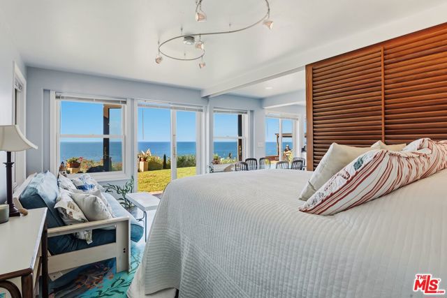 7007 Birdview Avenue, Malibu CA: https://media.crmls.org/mediaz/fccfc747-3245-4170-8395-760339ca49e0.jpg