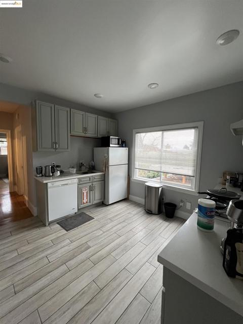 1534 MILVIA ST, Berkeley CA: https://media.crmls.org/mediaz/fcd01e1e-f719-47d5-94dd-2c015143ddd9.jpg