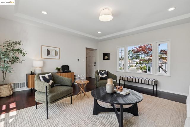 4701 Kaphan Ave, Oakland CA: https://media.crmls.org/mediaz/fcd0442d-7d9c-4539-813a-d74985d21950.jpg