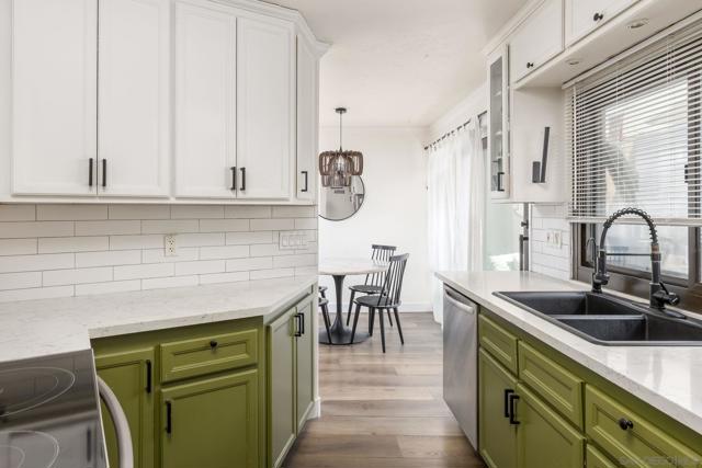 2298 Caminito Pajarito, San Diego CA: https://media.crmls.org/mediaz/fcd06e97-e93f-4ae2-bb79-990ef6082f76.jpg