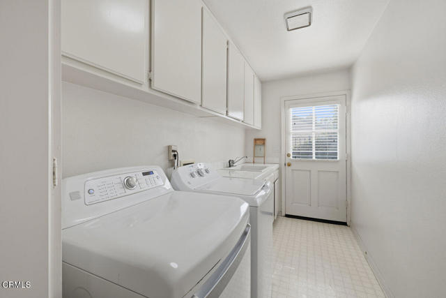 1251 Via Latina Drive, Camarillo CA: https://media.crmls.org/mediaz/fcd0b176-d84a-4f63-b074-061519ce7ba5.jpg