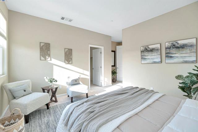 328 C St, Hayward CA: https://media.crmls.org/mediaz/fcd20161-010f-4b5f-9ef9-cb4dcf481ae4.jpg