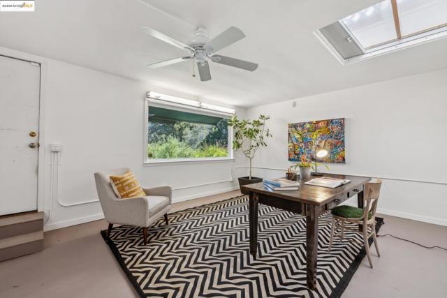 1675 Visalia Ave, Berkeley CA: https://media.crmls.org/mediaz/fcd24e3d-a980-4dd3-87c3-9039a56576f2.jpg