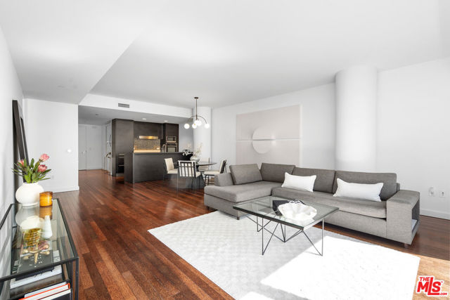 6250 Hollywood Boulevard, Los Angeles CA: https://media.crmls.org/mediaz/fcd2c501-6b5d-4d75-b91f-b6c019a90c70.jpg