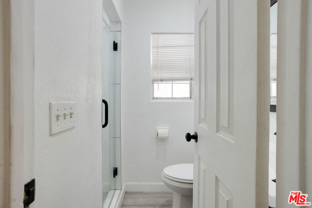 8300 Zelzah Avenue, Northridge CA: https://media.crmls.org/mediaz/fcd45635-8ea8-4148-af03-9eac39a246a1.jpg