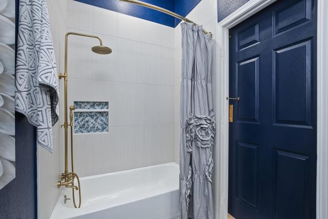 73450 Country Club Drive, Palm Desert CA: https://media.crmls.org/mediaz/fcd457c9-437c-4dd3-9b73-85b904b20edc.jpg