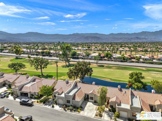 41387 Princeville Lane, Palm Desert CA: https://media.crmls.org/mediaz/fcd4a35e-930f-48d1-b3ad-0fbea6a2dbad.jpg