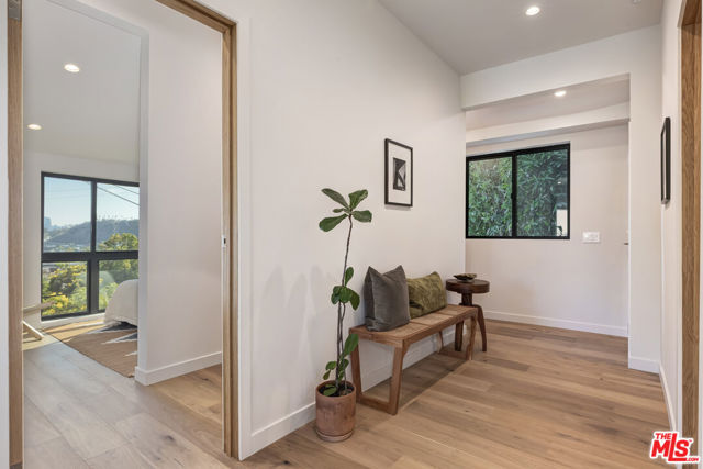 3404 Glenalbyn Drive, Los Angeles CA: https://media.crmls.org/mediaz/fcd51bb1-f811-4c53-9b57-88e62f322c20.jpg