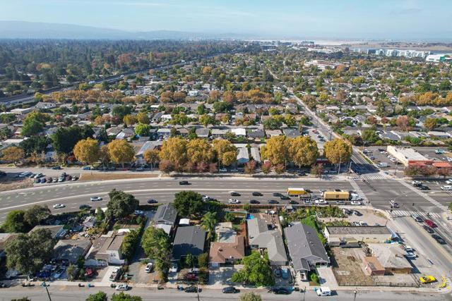 1183 Saratoga Avenue, East Palo Alto CA: https://media.crmls.org/mediaz/fcd5921b-75bf-4423-a14a-961e61c80285.jpg