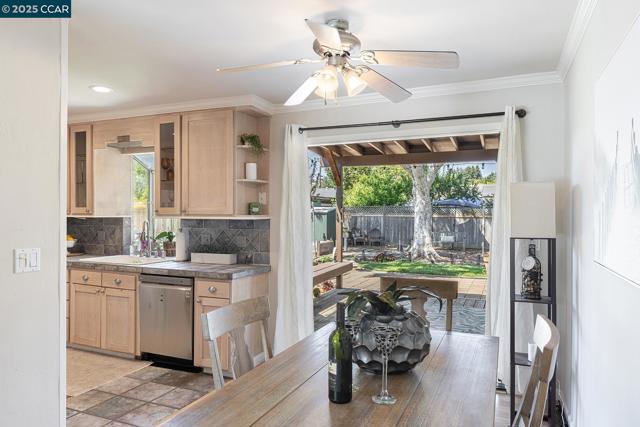 28 WESTWOOD, Napa CA: https://media.crmls.org/mediaz/fcd65142-c2e5-4439-8272-fd18052b6234.jpg
