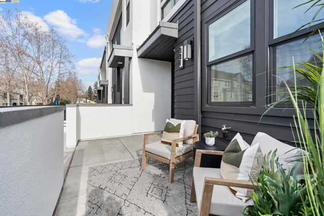 985 Harcot Court, San Jose CA: https://media.crmls.org/mediaz/fcd661dc-553f-47f4-9239-b4eedd6da332.jpg