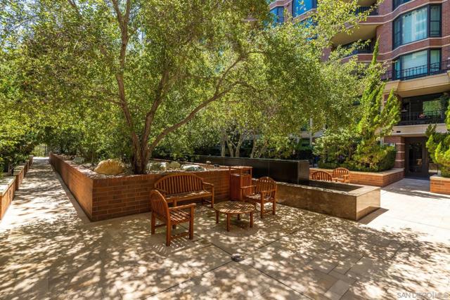 500 W Harbor Drive, San Diego CA: https://media.crmls.org/mediaz/fcd677e7-9d1a-4e91-a9e3-d0acd46c4f78.jpg