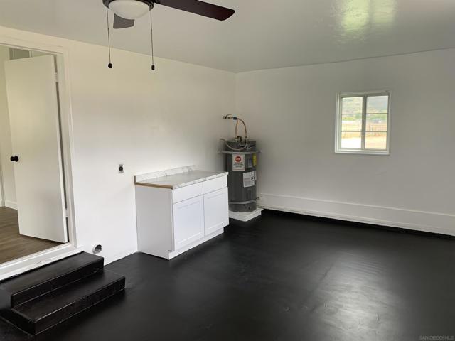 13508 Willow Rd, Lakeside CA: https://media.crmls.org/mediaz/fcd6acd7-d9fc-48f5-a45b-17148ec18d4e.jpg