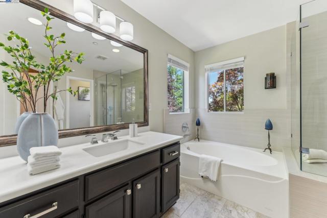 1159 Vintner Pl, Livermore CA: https://media.crmls.org/mediaz/fcd73039-2445-4d40-ab56-1b2494ad4eef.jpg