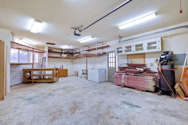 1650 Elevado Road, Vista CA: https://media.crmls.org/mediaz/fcd8327e-3c33-4357-9cd4-d814e295fa82.jpg