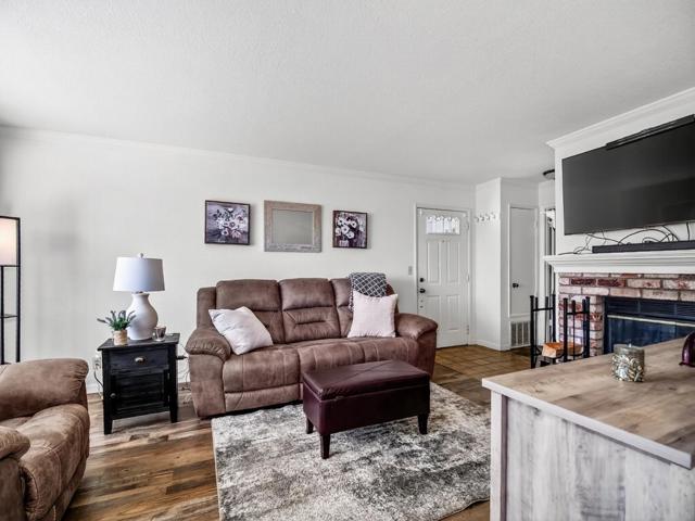 1056 Padre Drive, Salinas CA: https://media.crmls.org/mediaz/fcd87ed7-cf37-4099-b142-b4f5287c5cc2.jpg