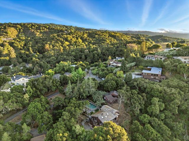 27763 Altamont Circle, Los Altos CA: https://media.crmls.org/mediaz/fcd889be-3982-475b-8045-9f46ac8fb064.jpg