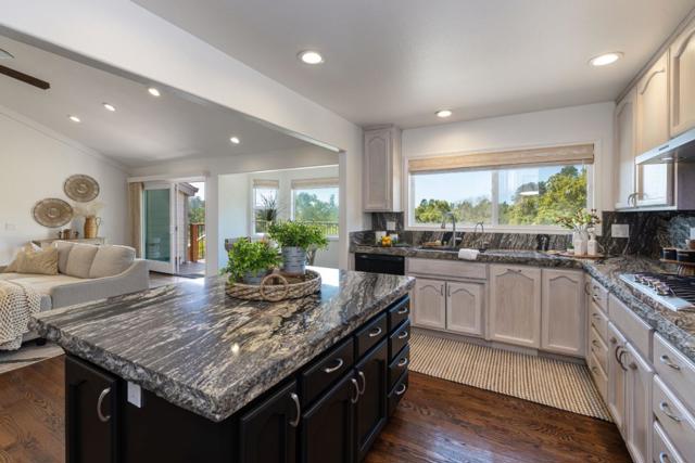 573 Meadow Road, Aptos CA: https://media.crmls.org/mediaz/fcda199b-29df-48f6-bdb1-6cf420c5dc20.jpg