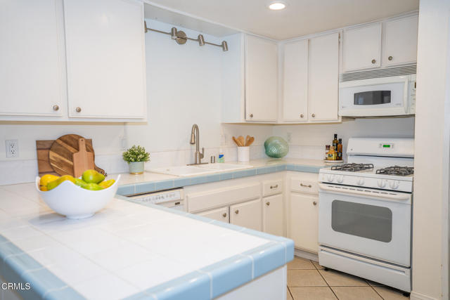 Detail Gallery Image 9 of 34 For 4625 Falkirk Bay, Oxnard,  CA 93035 - 2 Beds | 2 Baths