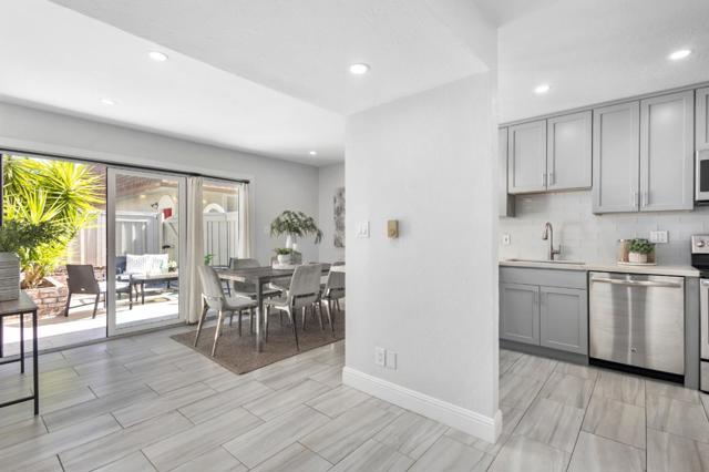 707 Webster Street, Palo Alto CA: https://media.crmls.org/mediaz/fcdb73d8-1150-4ec2-b3fa-3c171defea50.jpg