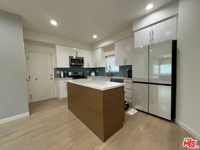 636 N Rampart Boulevard, Los Angeles CA: https://media.crmls.org/mediaz/fcdbc13c-74ba-4b8b-b467-90cbb7625f33.jpg