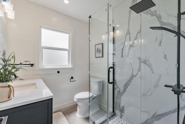2720 Short St, Oakland CA: https://media.crmls.org/mediaz/fcdc21b4-3601-46c6-b40d-acfa54cc1655.jpg