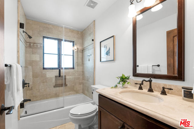 851 19th Street, Santa Monica CA: https://media.crmls.org/mediaz/fcdca5f3-cc80-40f0-9da1-db3b280ebd64.jpg