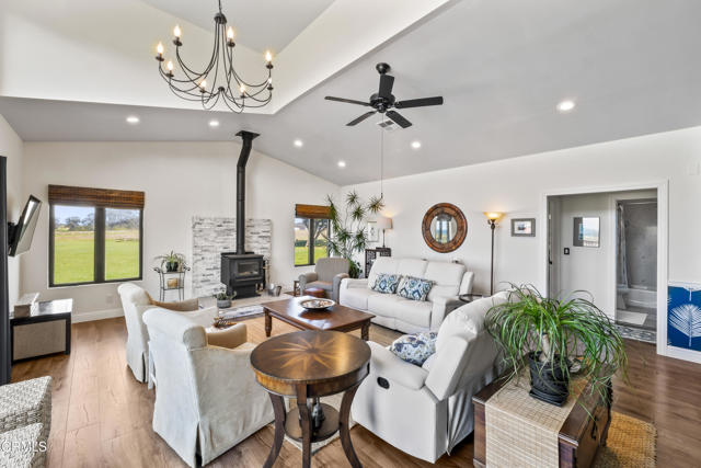 Detail Gallery Image 11 of 41 For 19251 Monterey Ave, Fort Bragg,  CA 95437 - 3 Beds | 3 Baths